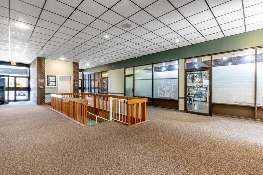 More Photos Of 21 Main St, Lockport Office For Lease