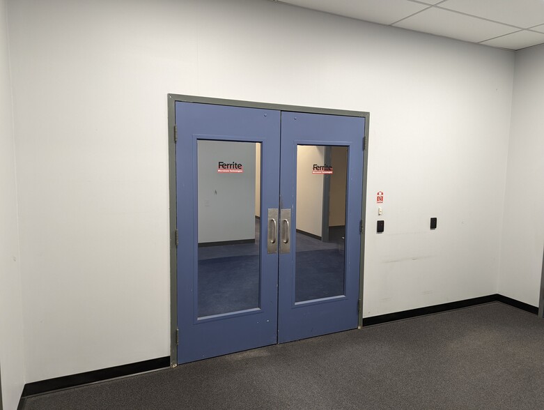 More Photos Of 165 Ledge St, Nashua Light Manufacturing For Lease