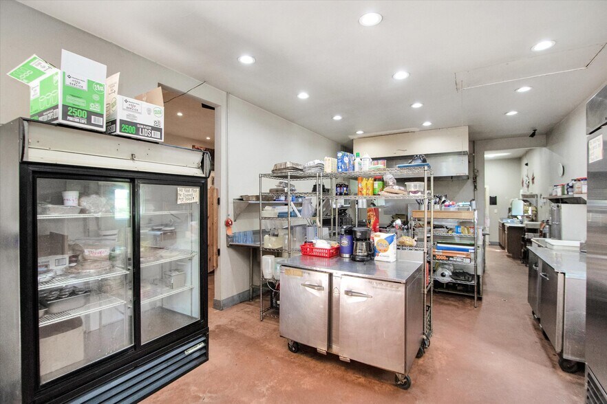 More Photos Of 3710 Waterwood Pass, Elmendorf Restaurant For Sale