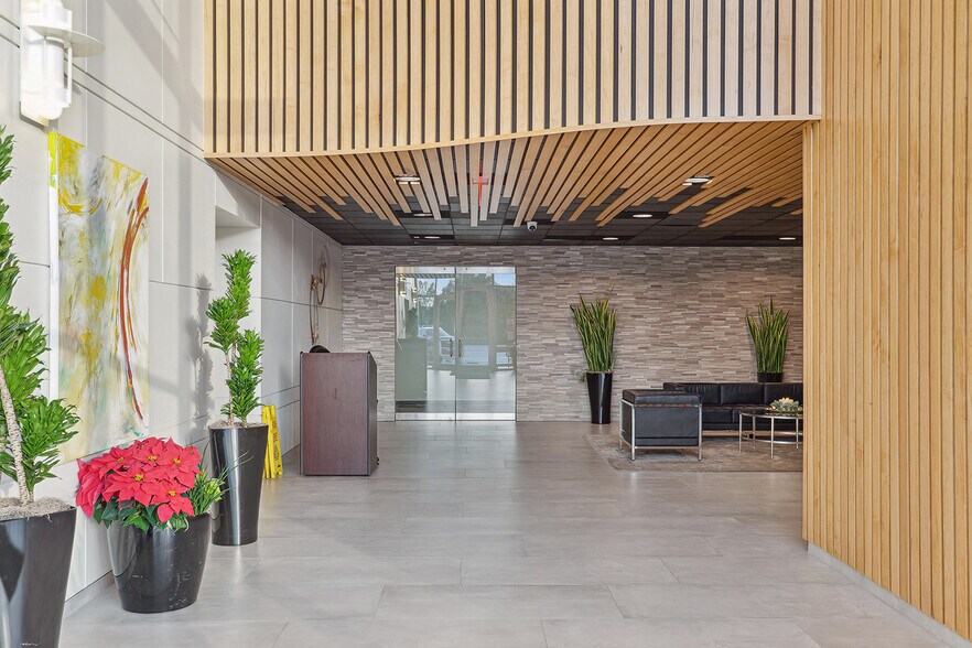More Photos Of 1300 W Sam Houston Pky S, Houston Office For Sale