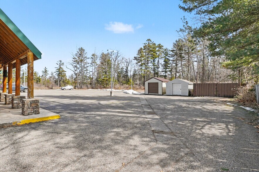 More Photos Of 1222 N US 23, East Tawas Restaurant For Sale