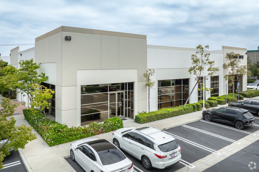 More Photos Of 61 Post, Irvine Flex For Sale