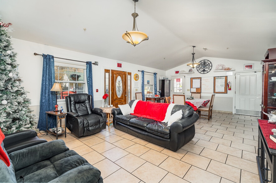 More Photos Of 2415A-2415B-2441 S Center St, Hickory Assisted Living For Sale