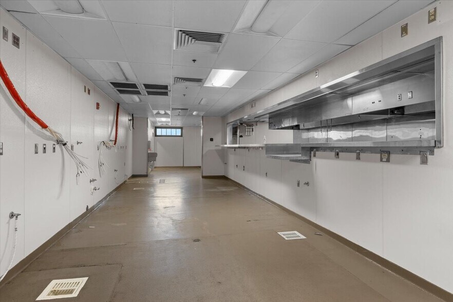 More Photos Of 1445 Center Dr, Medford Restaurant For Lease