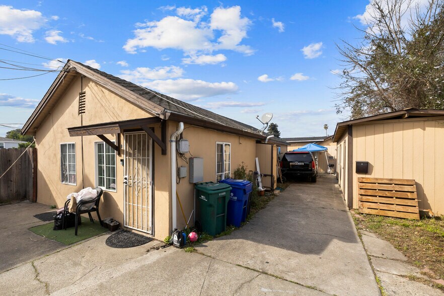 More Photos Of 1519 48th Ave, Oakland Multifamily For Sale