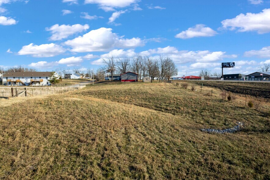 More Photos Of 1512 Old St Marys Rd, Perryville Flex For Sale