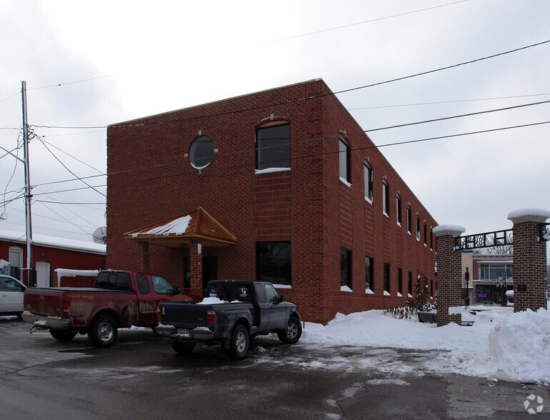 More Photos Of 107 S Main St, Almont Restaurant For Lease