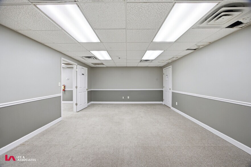 More Photos Of 101 Conyers Industrial Dr, Cartersville Warehouse For Sale