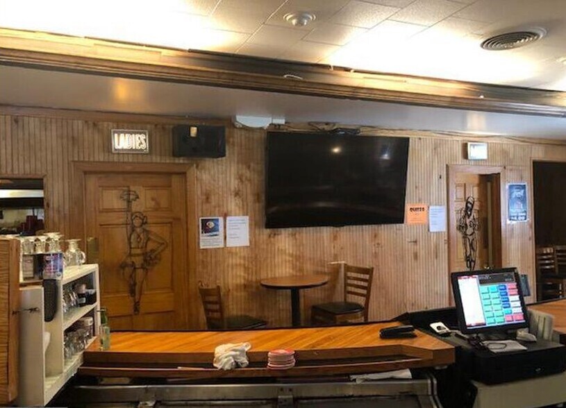 More Photos Of 3001-3006 Naamans Creek Rd, Boothwyn Storefront Retail Residential For Sale