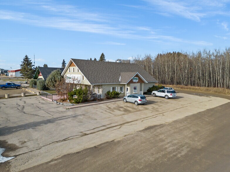 More Photos Of 1916 10th Av, Spruce View Restaurant For Sale