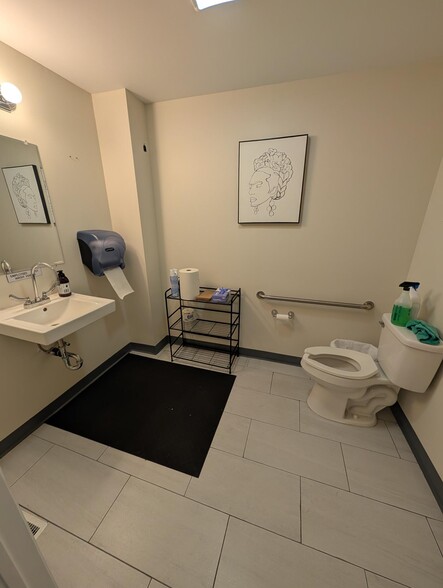 More Photos Of 7402 Drexel Rd, Philadelphia Storefront Retail Residential For Lease