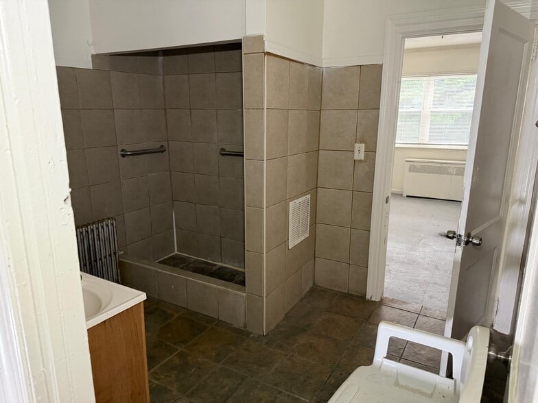 More Photos Of 184 S Pascack Rd, Nanuet Healthcare For Sale