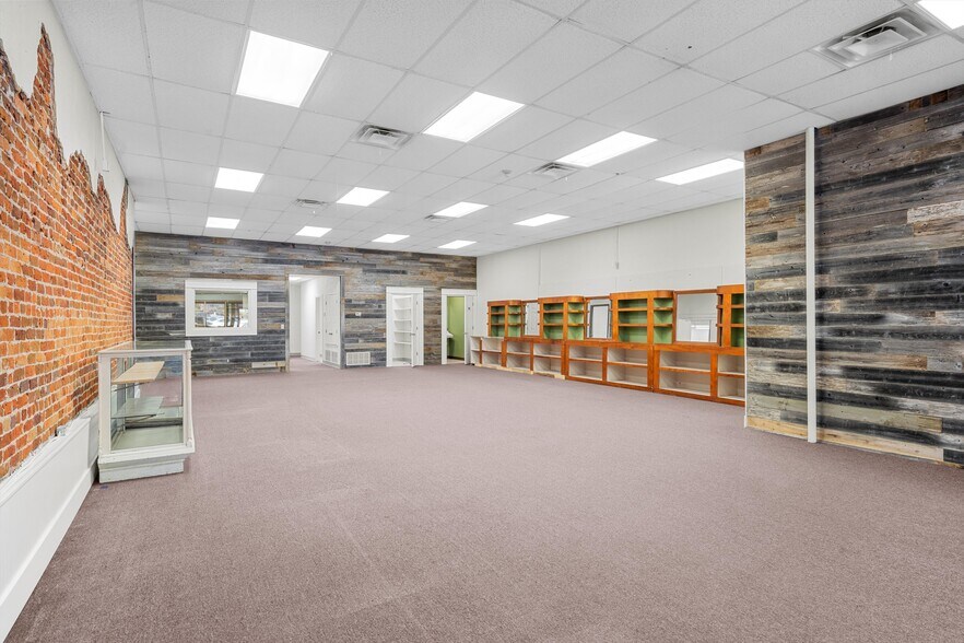 More Photos Of 107 W Main St, Cameron Storefront Retail Office For Lease