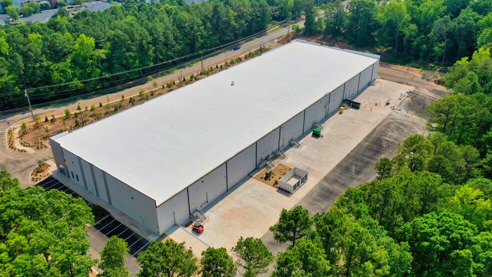 More Photos Of 5513 Lumley Rd, Morrisville Warehouse For Lease