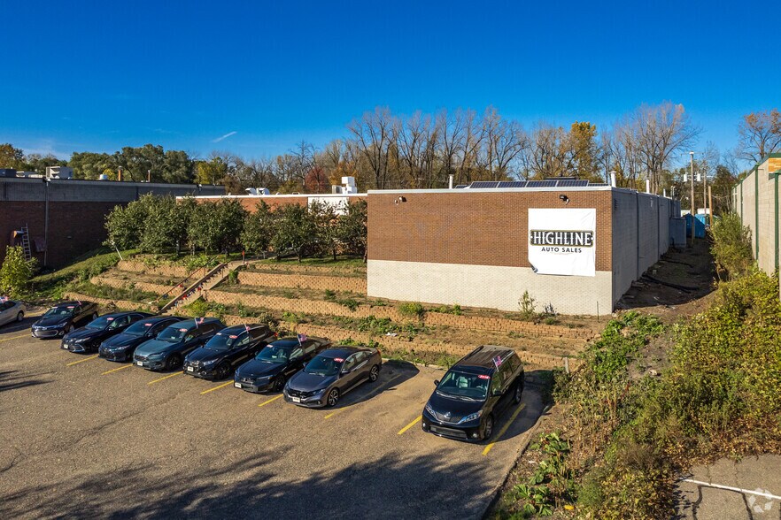 Primary Photo Of 1065 Viking Dr E, Maplewood Light Manufacturing For Sale