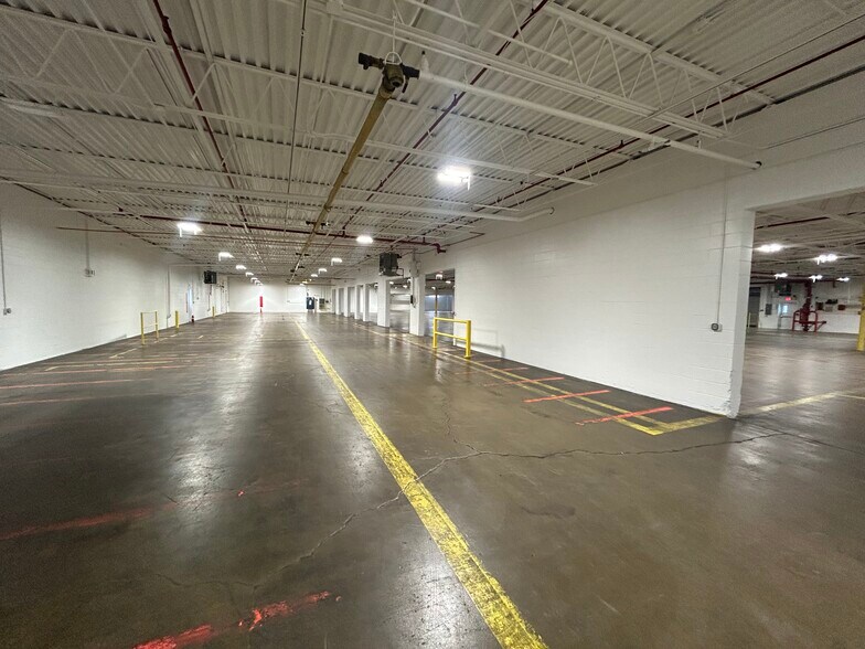 More Photos Of 301 E Simonton St, Elkhart Industrial For Lease