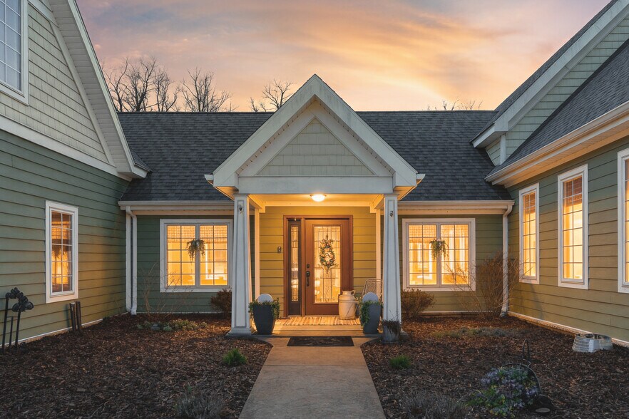 More Photos Of 690 Main St, Vintondale Loft Creative Space For Sale