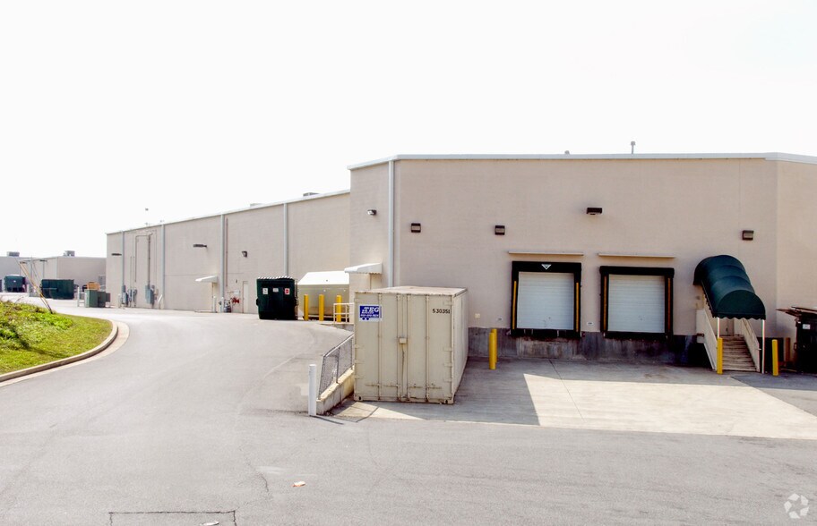 More Photos Of 3211 Peoples St, Johnson City General Retail For Lease
