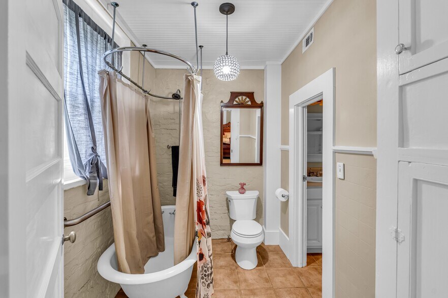 More Photos Of 607 Old West Point Rd, Starkville Hospitality For Sale