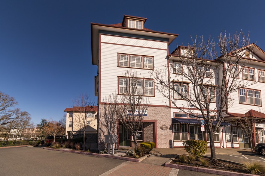 More Photos Of 220 Windsor River Rd, Windsor Apartments For Sale