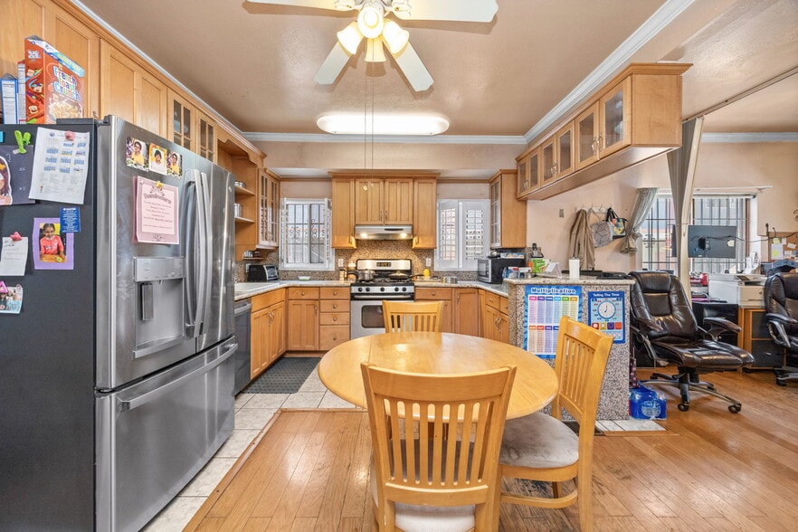 More Photos Of 451 E Vernon Ave, Los Angeles Hotel For Sale