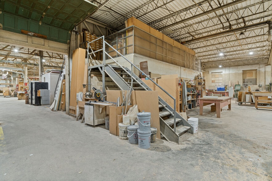 More Photos Of 1641 Crystal Ave, Kansas City Warehouse For Sale