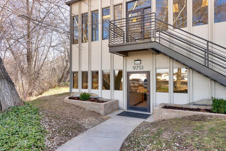 More Photos Of 9751 W Chinden Blvd, Garden City Office For Lease