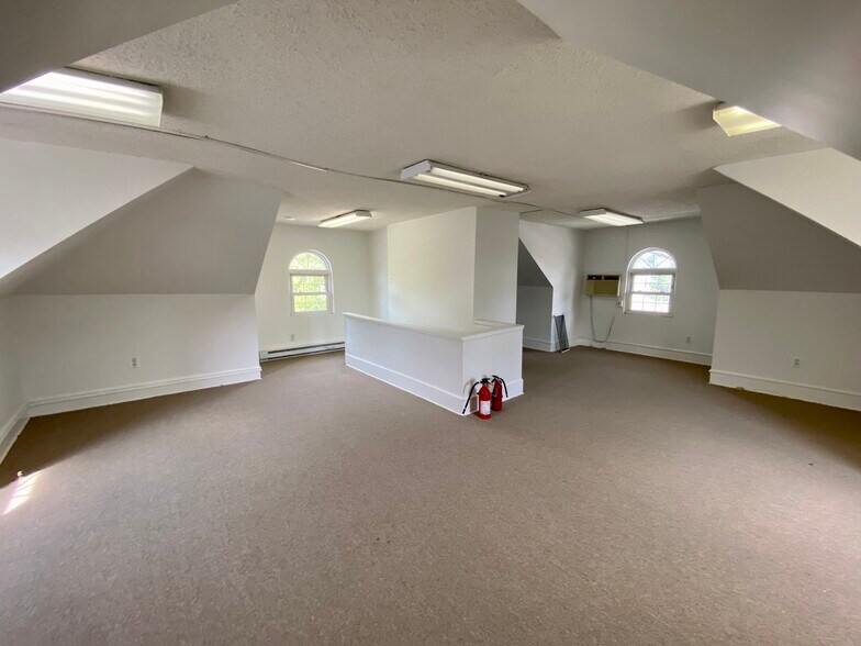More Photos Of 402 S White Horse Pike, Audubon Office For Sale