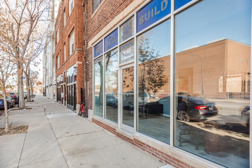 More Photos Of 1103 N Western Ave, Chicago Storefront Retail Office For Lease