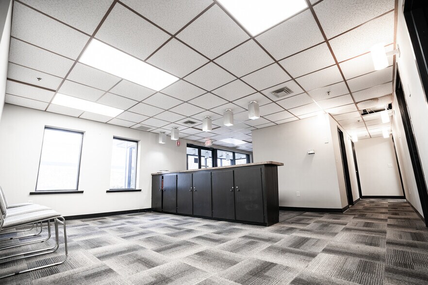 More Photos Of 75 Jytek Dr, Leominster Manufacturing For Lease