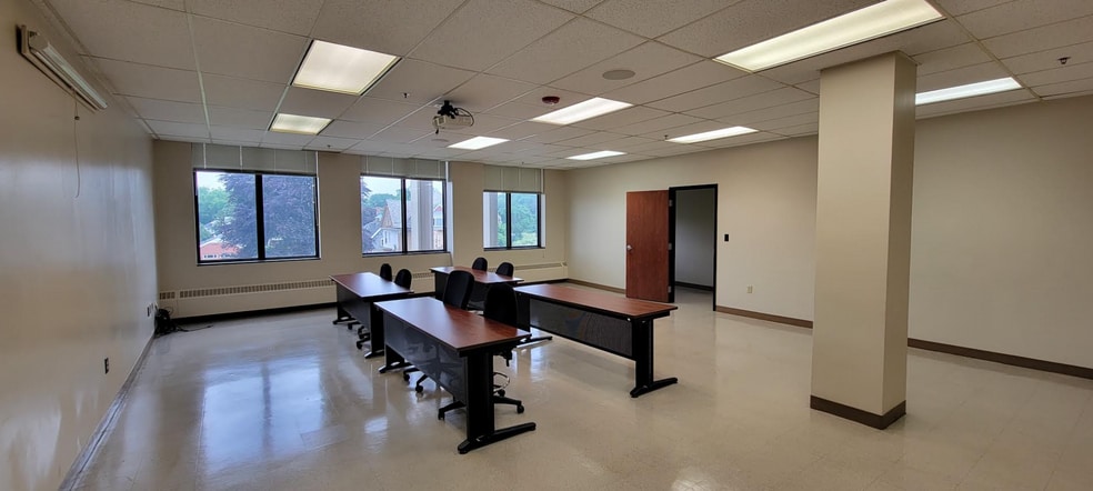 More Photos Of 1030 E Jefferson Blvd, South Bend Medical For Sale