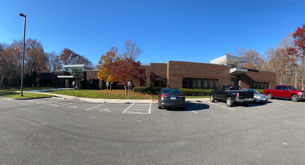 More Photos Of 1872 Pratt Dr, Blacksburg Office For Sale
