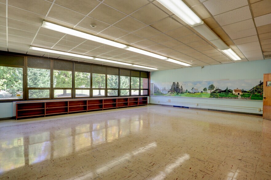 More Photos Of 4960 Hill Rd, Kennedy Schools For Sale