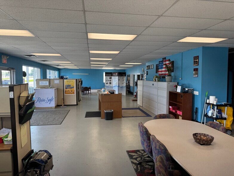 More Photos Of 457 N Cedar Rd, Mason Auto Dealership For Sale