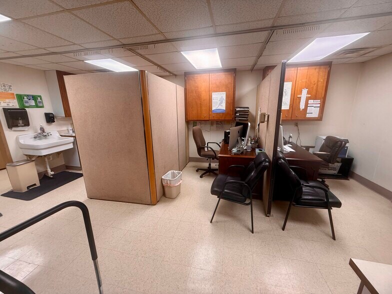 More Photos Of 1814 Hospital Dr, Jackson Healthcare For Sale