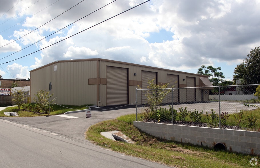 More Photos Of 4104 W South Ave, Tampa Warehouse For Lease