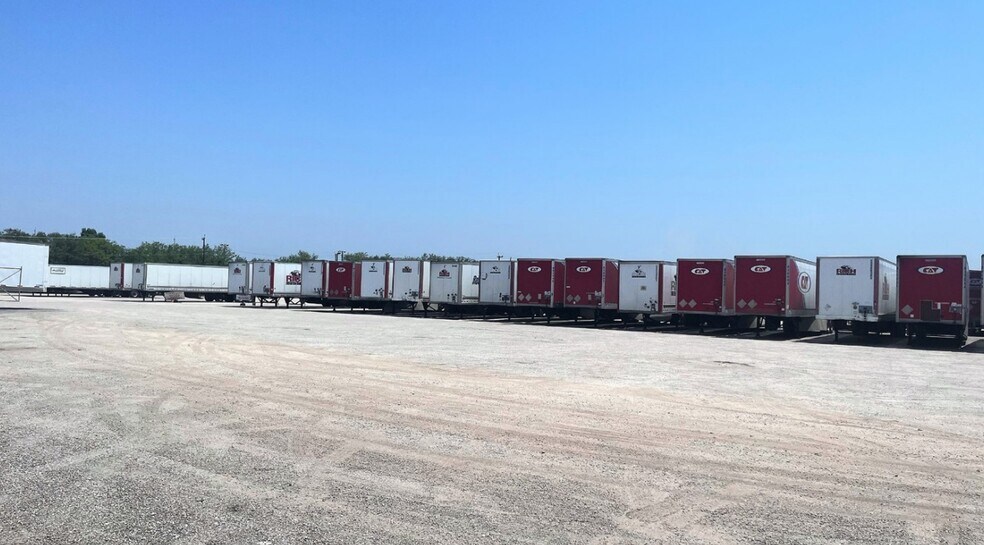 More Photos Of 14710-14722 Speedway Park, Von Ormy Truck Terminal For Lease