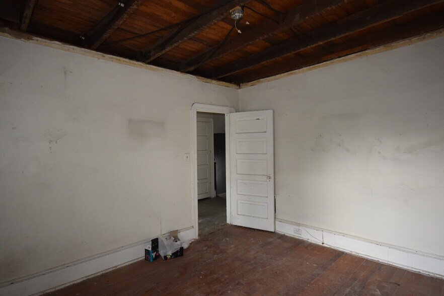 More Photos Of 309 White Horse Pike, Haddon Heights Office For Sale