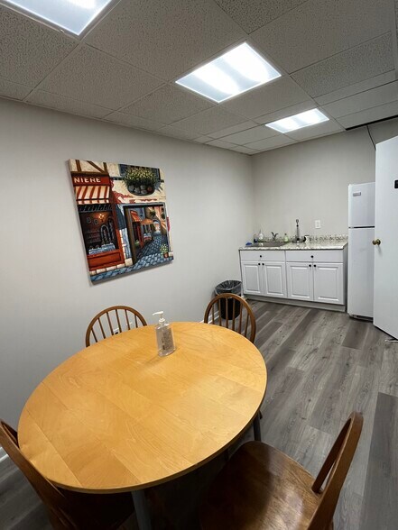 More Photos Of 247 28th St, Newport News Office For Sale