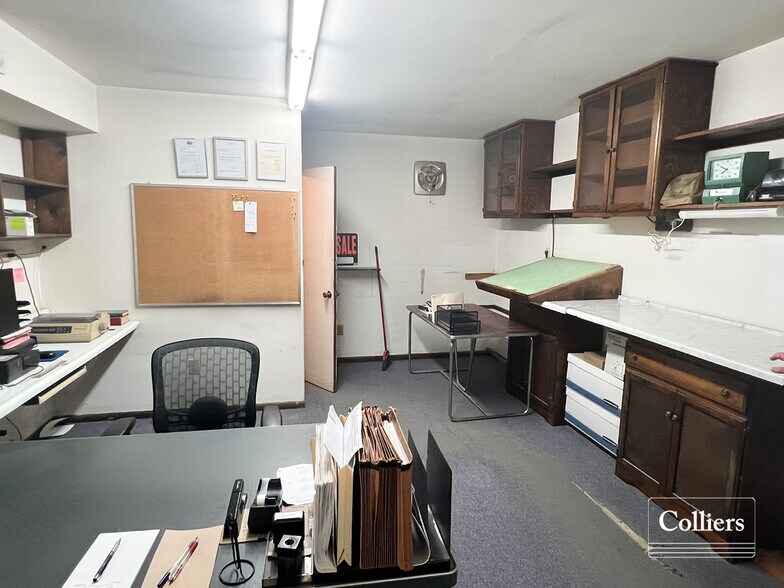 More Photos Of 1400 E Veterans Memorial Pky, Truesdale Manufacturing For Sale