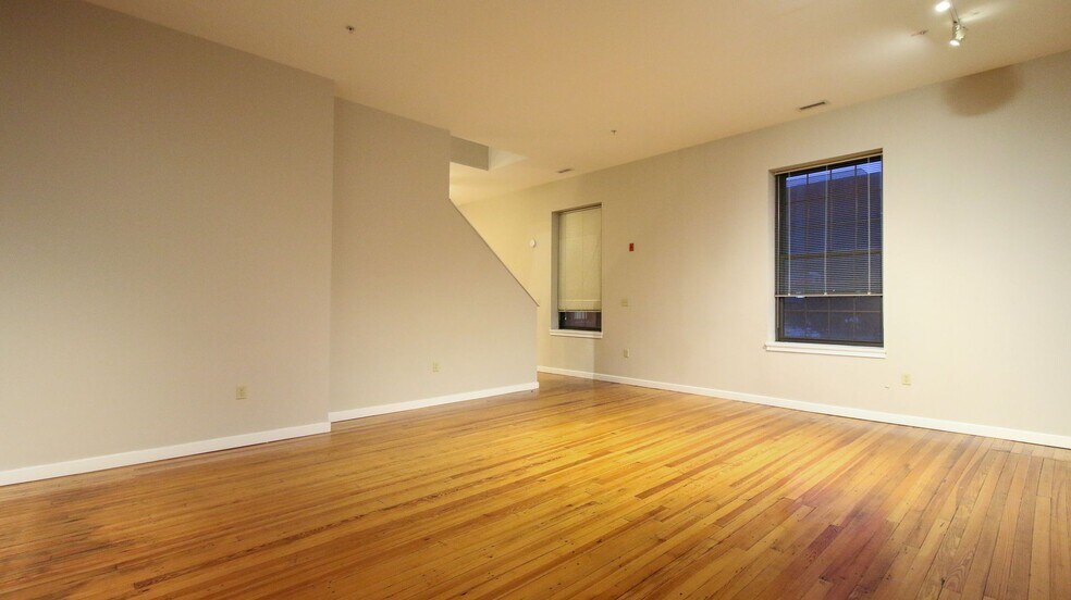 More Photos Of 125 W Saratoga St, Baltimore Apartments For Sale