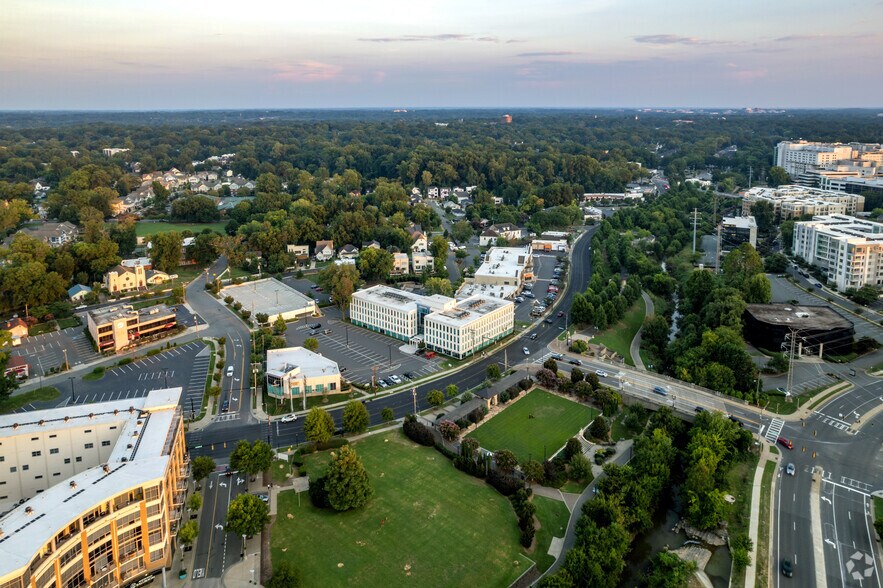 More Photos Of 1300 Baxter St, Charlotte Office For Lease