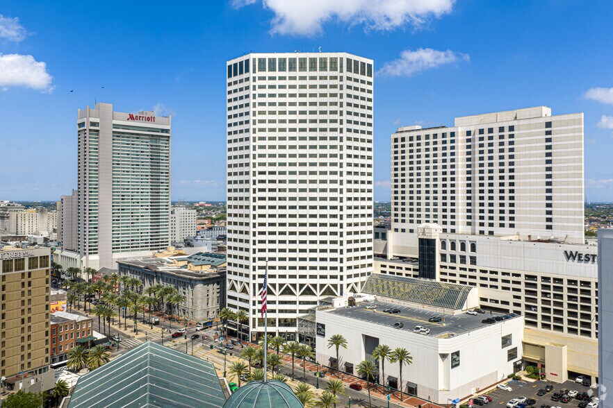 More Photos Of 365 Canal St, New Orleans Office For Lease