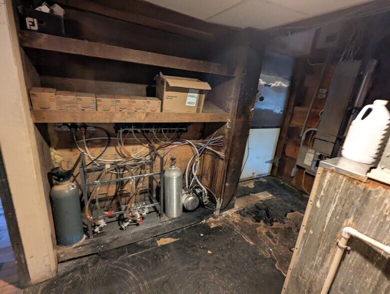 More Photos Of 17 Main St, Ballston Lake Restaurant For Lease