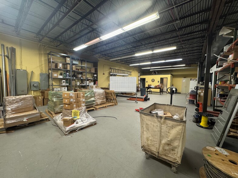 More Photos Of 155 New Boston St, Woburn Light Distribution For Lease