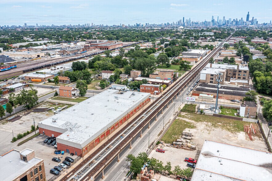 More Photos Of 4300 W Lake St, Chicago Warehouse For Lease