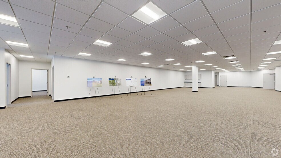More Photos Of 1284 Corporate Center Dr, Eagan Warehouse For Lease