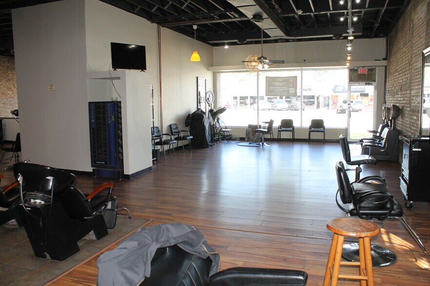 More Photos Of 4815 Butterfield Rd, Hillside Storefront Retail Residential For Sale