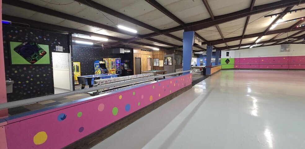 More Photos Of 2009 Falls Blvd N, Wynne Skating Rink For Sale