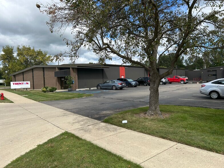 More Photos Of 7232 Jackson Rd, Ann Arbor Warehouse For Lease